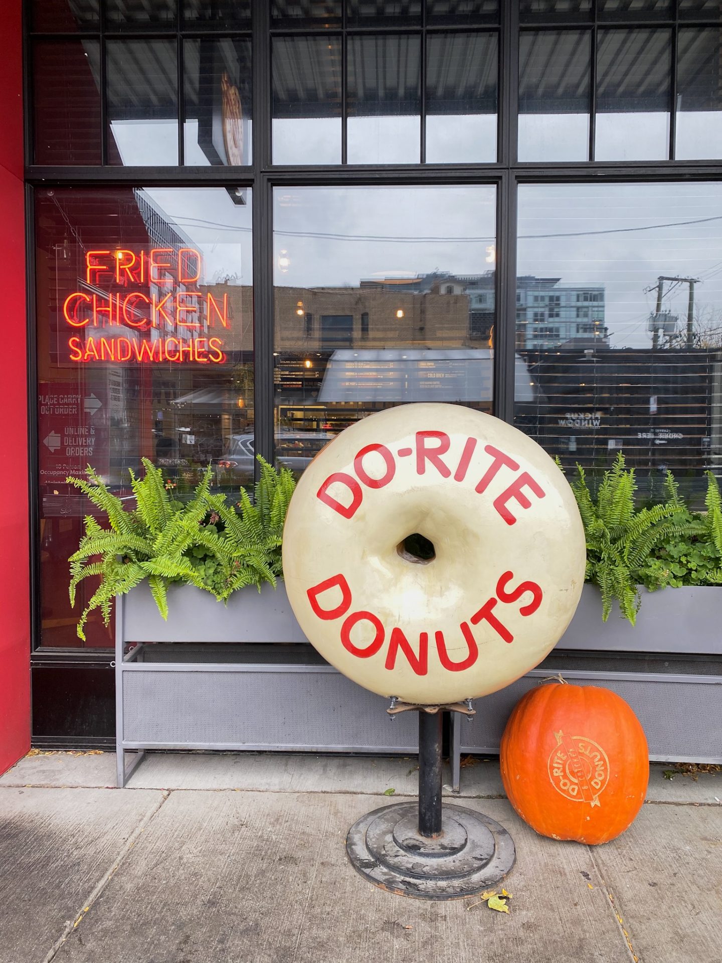 do-rite donuts chicago illinois downtown and west loop